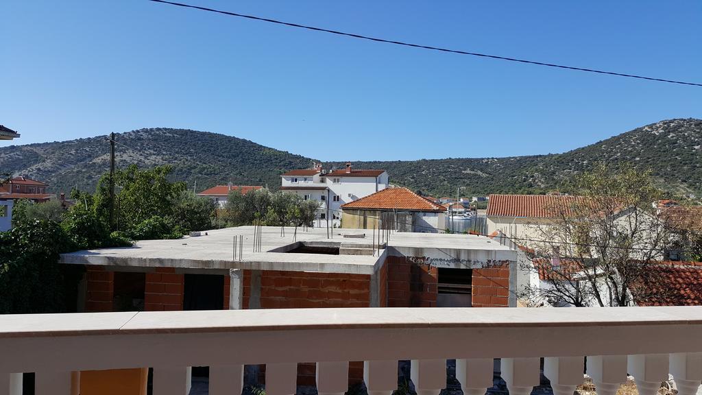 Apartments Anka Vinišće Esterno foto
