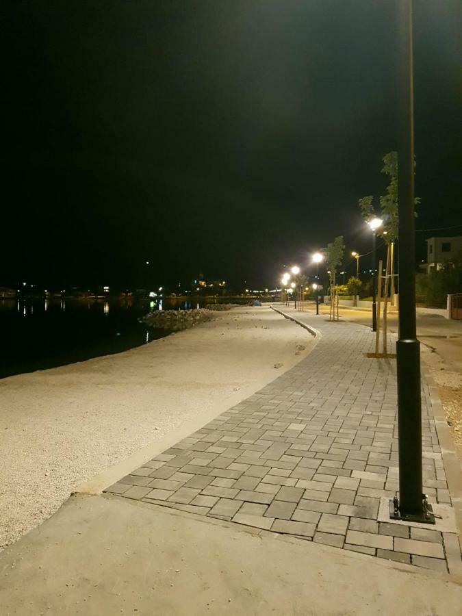 Apartments Anka Vinišće Esterno foto