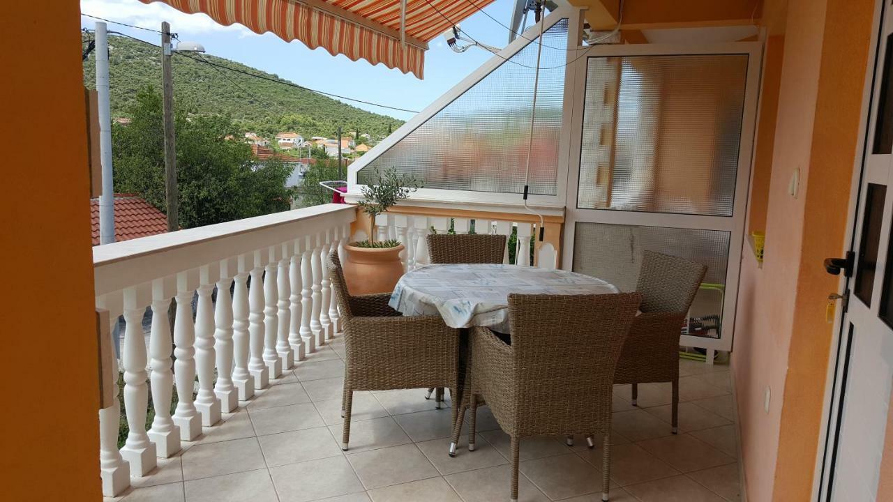 Apartments Anka Vinišće Esterno foto
